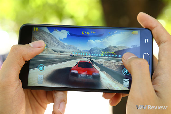 Đo hiệu năng Samsung Galayx J7 Prime và Oppo F1s